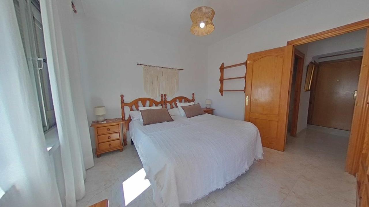Acogedor En La Carihuela Con Plaza De Garaje Garantizada! Sol Montemar Apartment Torremolinos Ngoại thất bức ảnh
